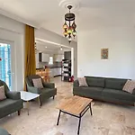 Hayat 6 Yatak Odalı ölüdenize Yakın Villa
