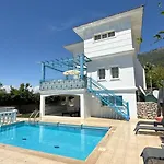 Villa Hayat 6 Yatak Odalı ölüdenize Yakın Fethiye
