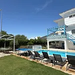 Hayat 6 Yatak Odalı ölüdenize Yakın Villa