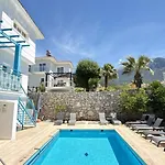 Hayat 6 Yatak Odalı ölüdenize Yakın Villa Fethiye