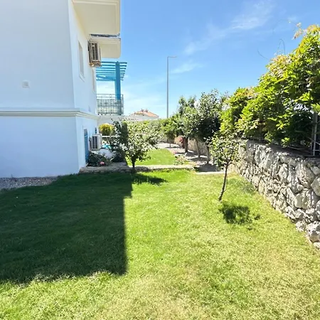 Hayat 6 Yatak Odalı ölüdenize Yakın Villa Fethiye