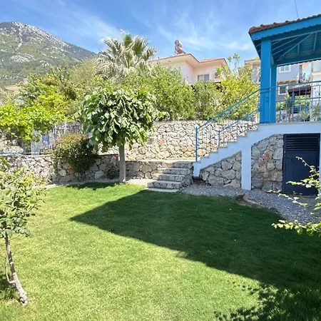 Hayat 6 Yatak Odalı ölüdenize Yakın * Fethiye