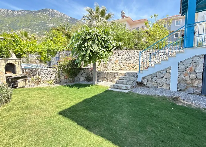 Hayat 6 Yatak Odali Oeluedenize Yakin Vila Fethiye