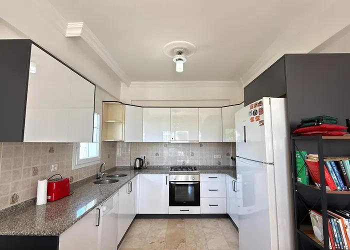 Hayat 6 Yatak Odalı ölüdenize Yakın Fethiye