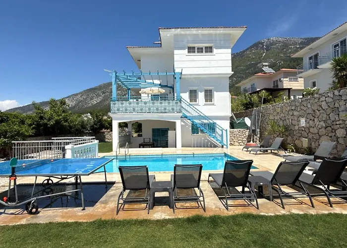 Hayat 6 Yatak Odalı ölüdenize Yakın Villa Fethiye