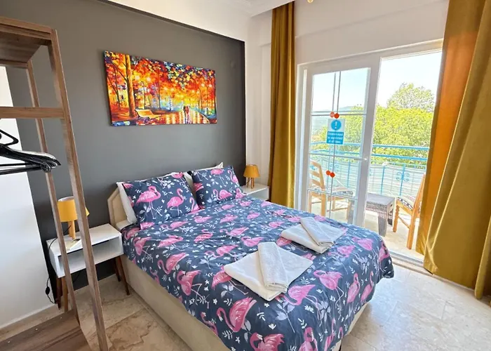 Hayat 6 Yatak Odalı ölüdenize Yakın * Fethiye