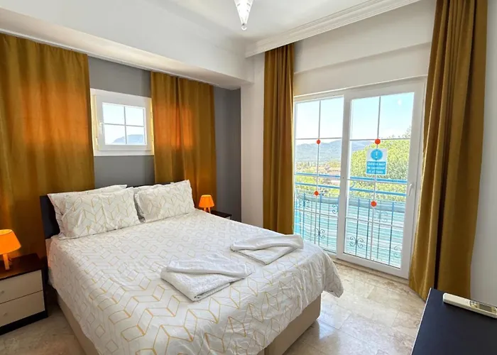 Hayat 6 Yatak Odalı ölüdenize Yakın Fethiye